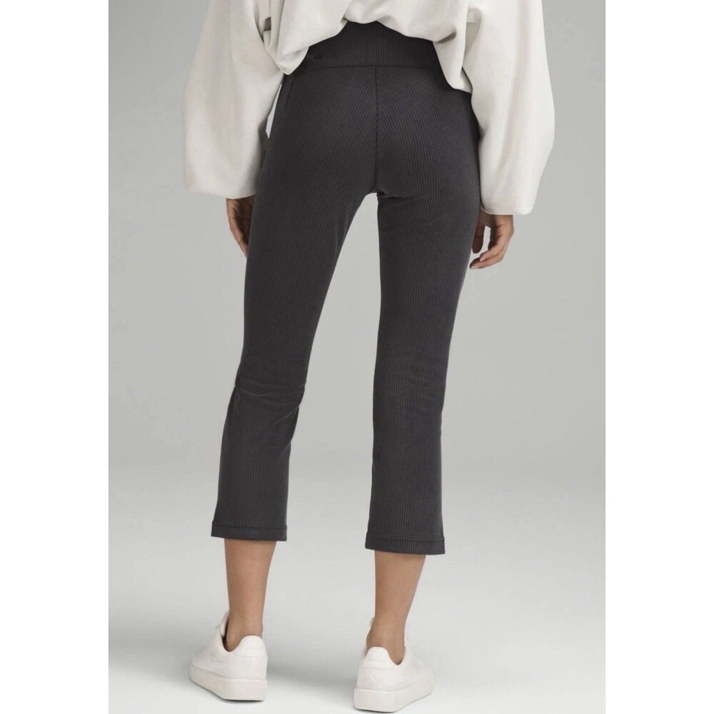 Lululemon Ribbed Softstreme High-Rise Flared Pant Zip Hem Black LW6CNWS Size 8